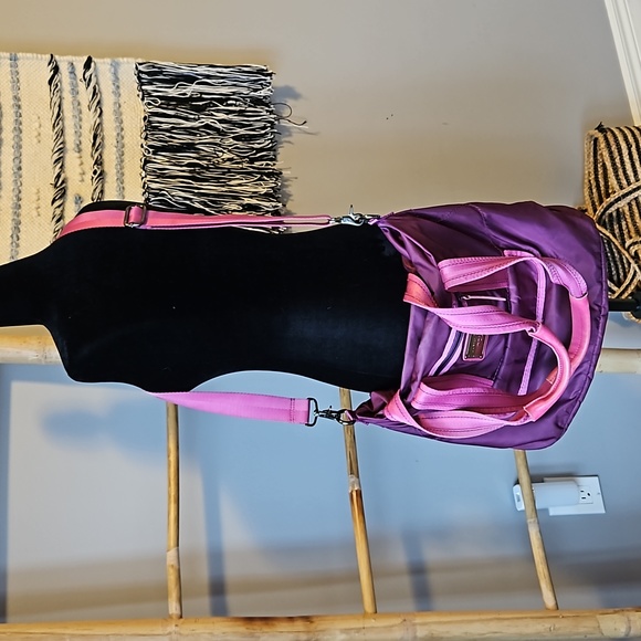 Lululemon First Release Travel Tote - Picture 6 of 13